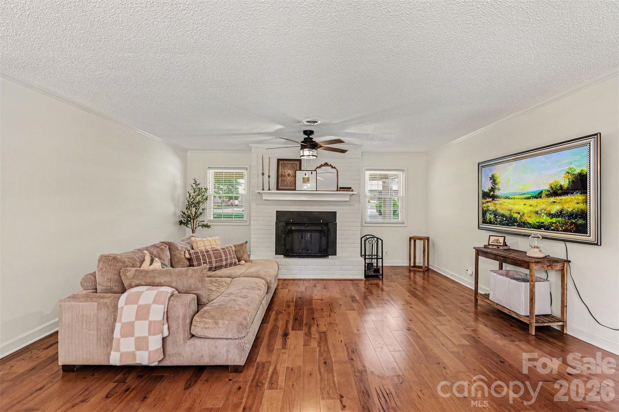 2115 Candlewood Drive NW