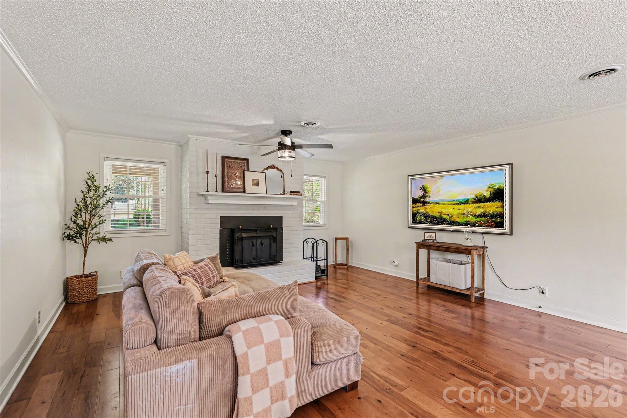 2115 Candlewood Drive NW