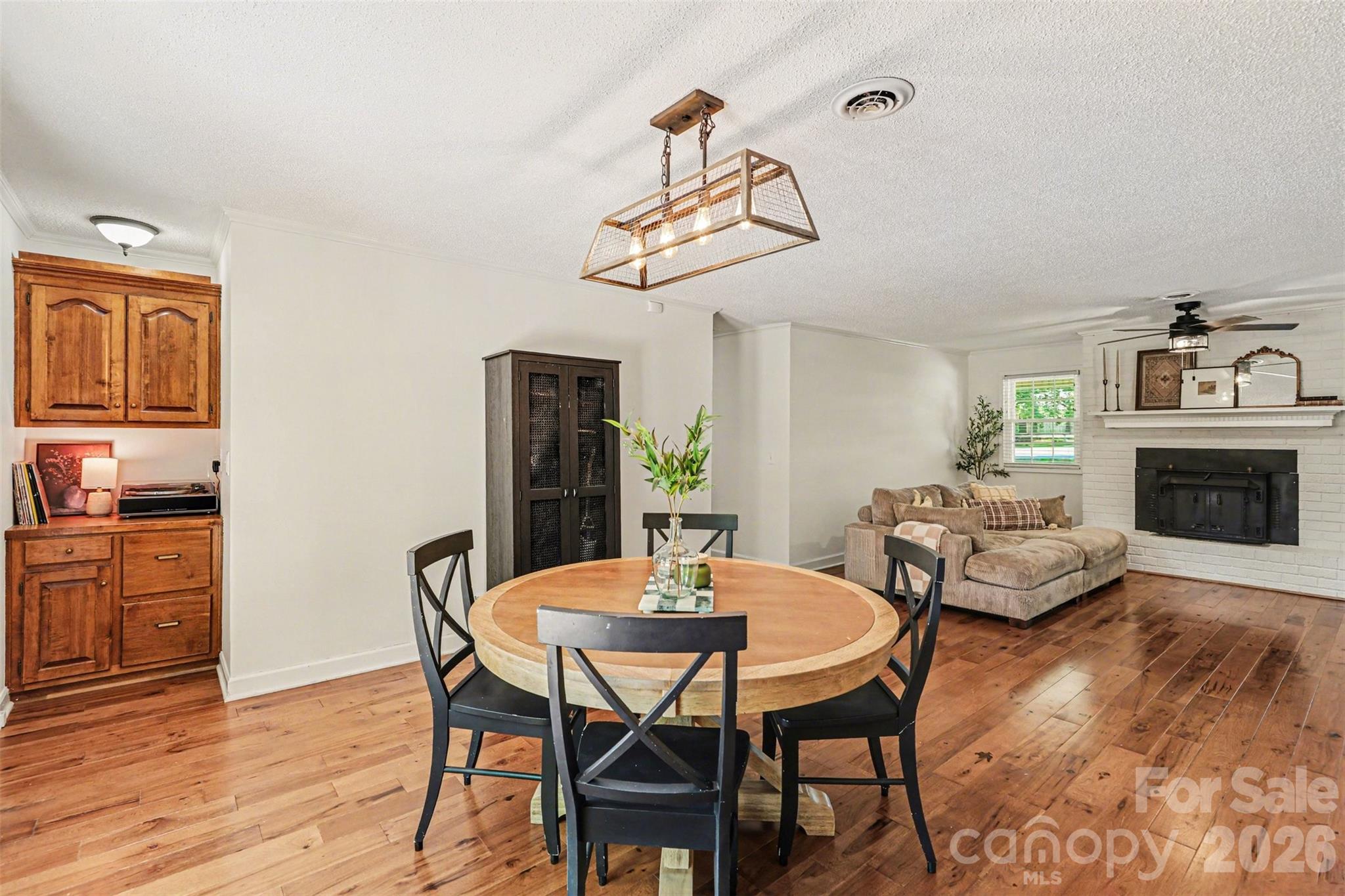 2115 Candlewood Drive NW