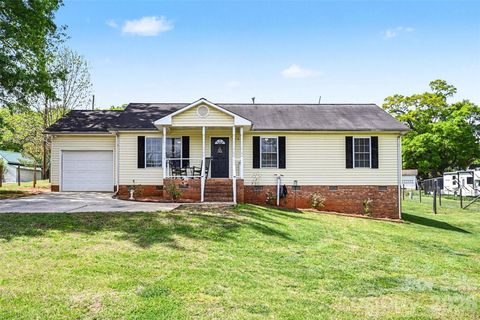 353 Woodlawn Avenue Mount Holly NC 28120