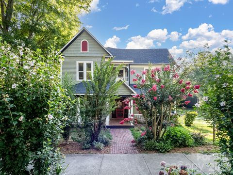 613 S Mulberry Street Statesville NC 28677