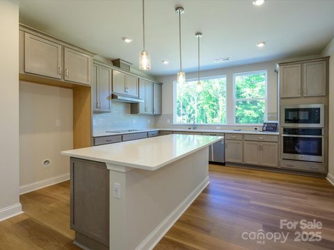 8048 Cedarsmith Court Charlotte NC 28217