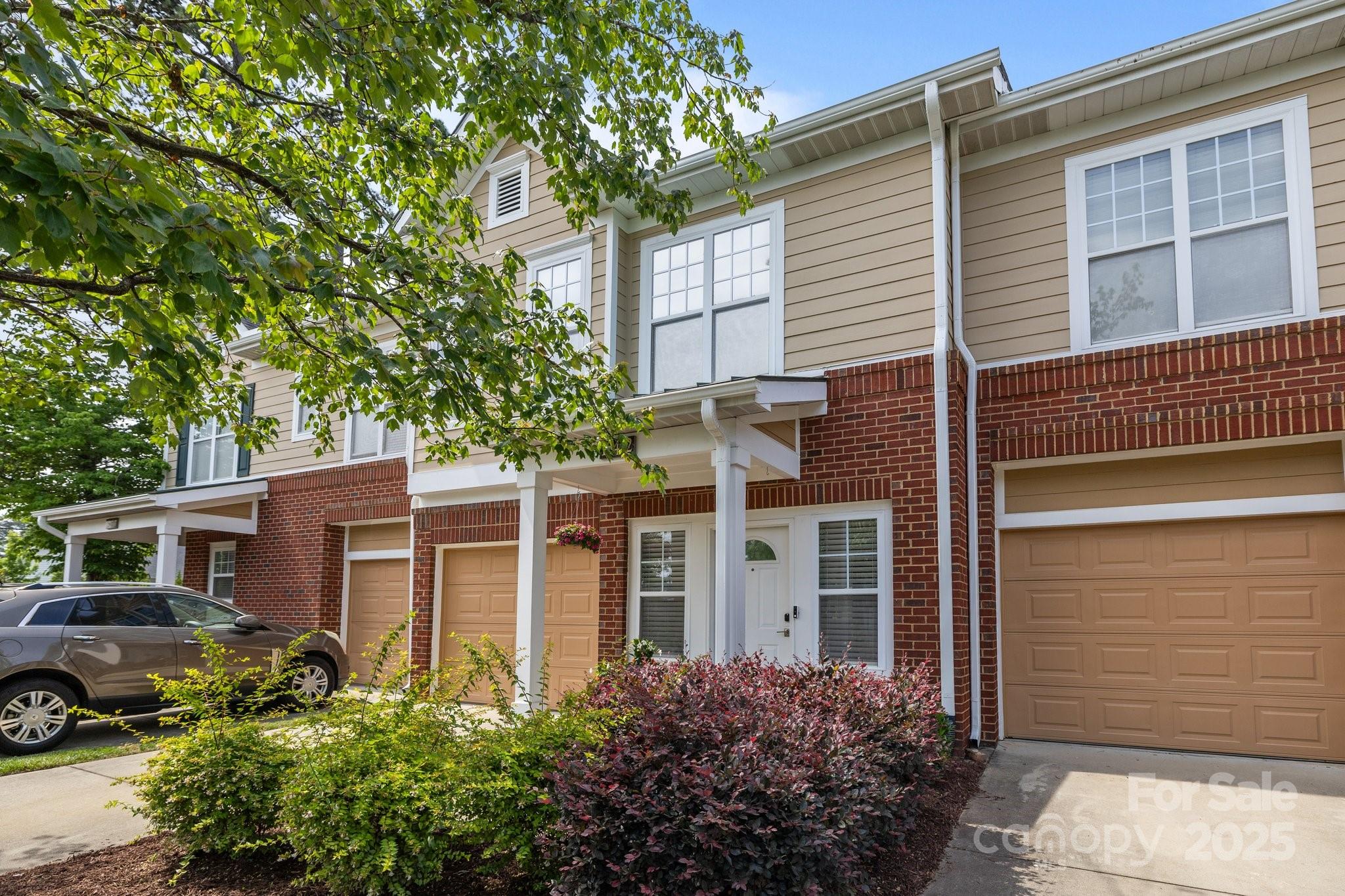 Coventry Court Townhomes - Residential