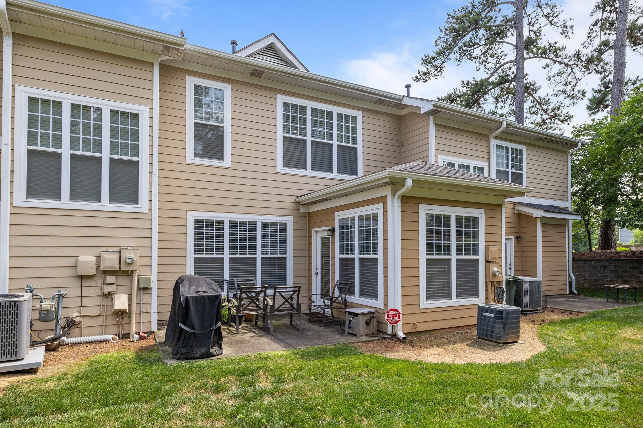 Coventry Court Townhomes - Residential