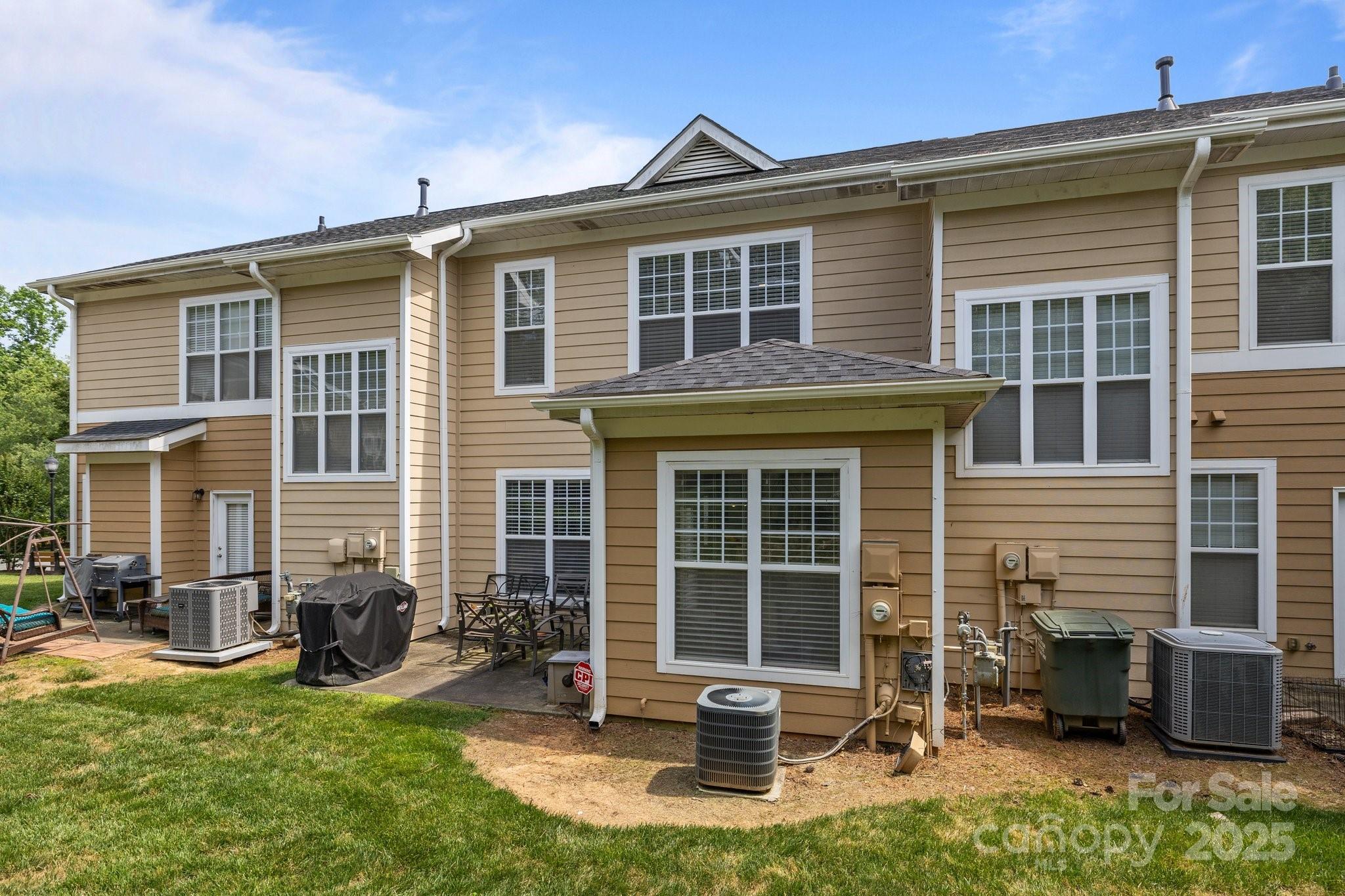 Coventry Court Townhomes - Residential