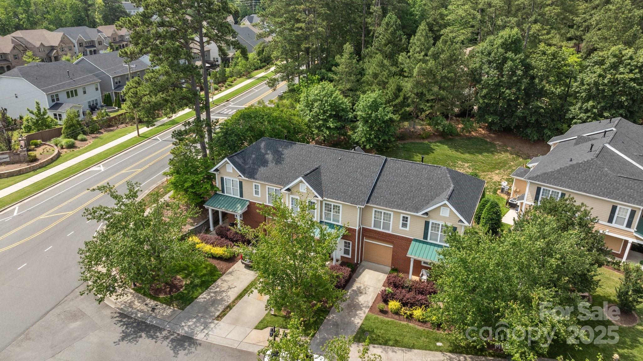 Coventry Court Townhomes - Residential