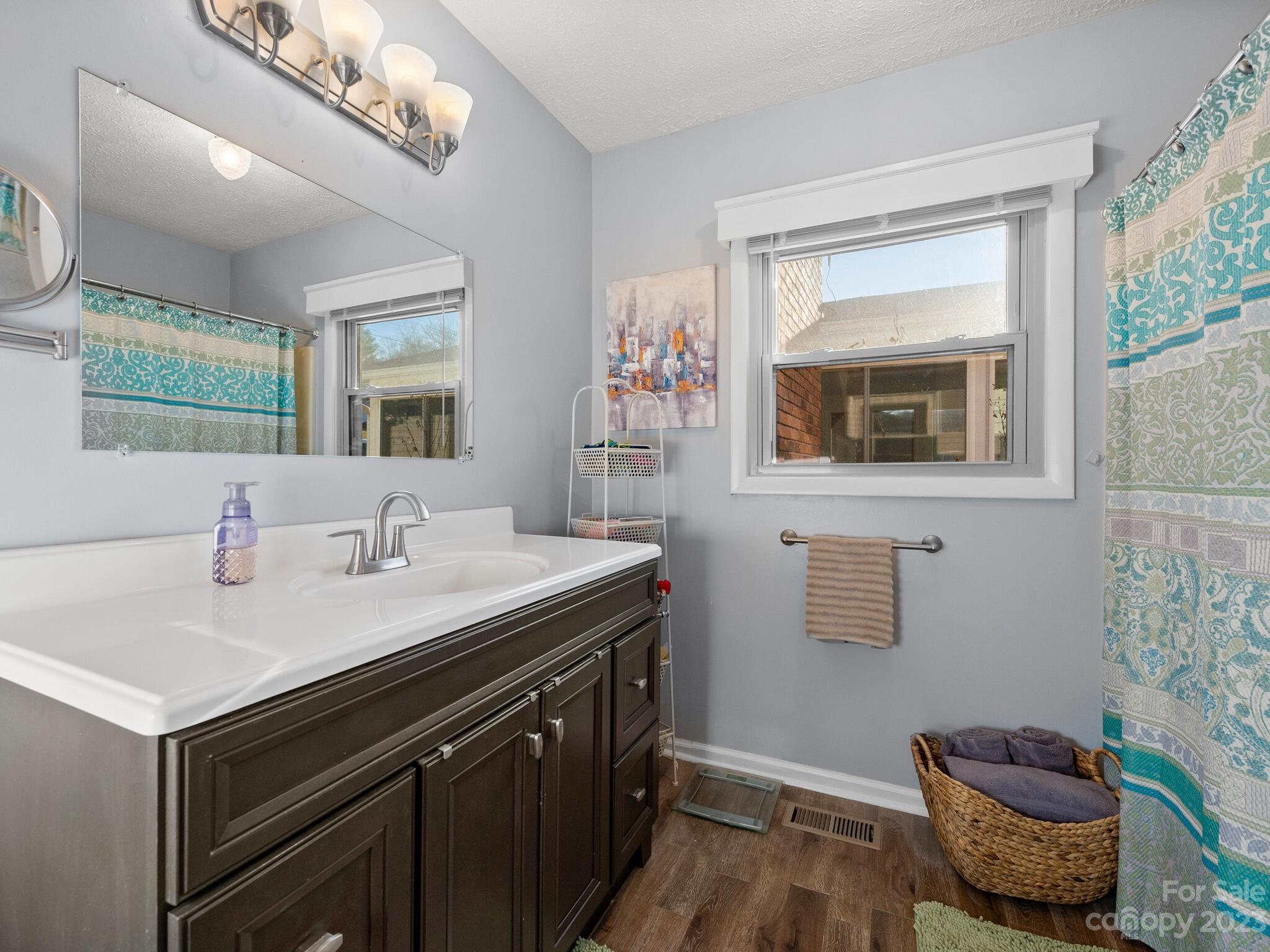 Twin Lakes - Residential