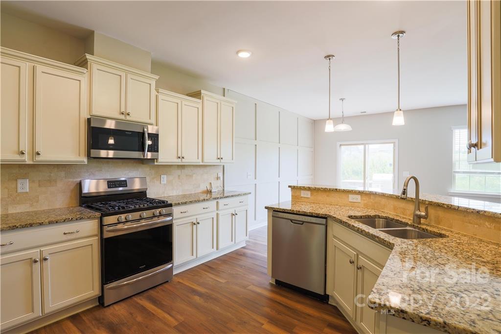 Falls Cove at Lake Norman - Residential