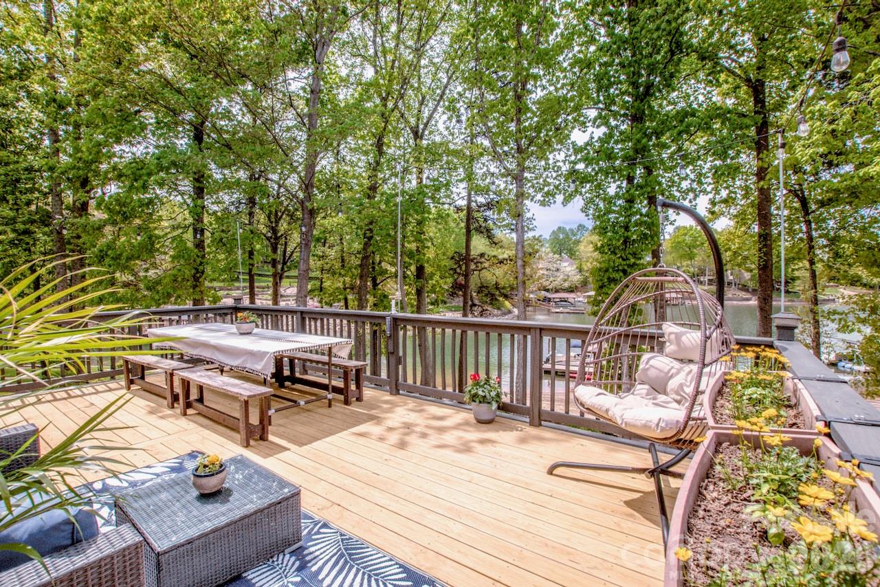 Pinnacle Shores - Residential