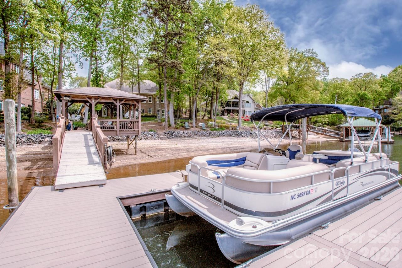 Pinnacle Shores - Residential