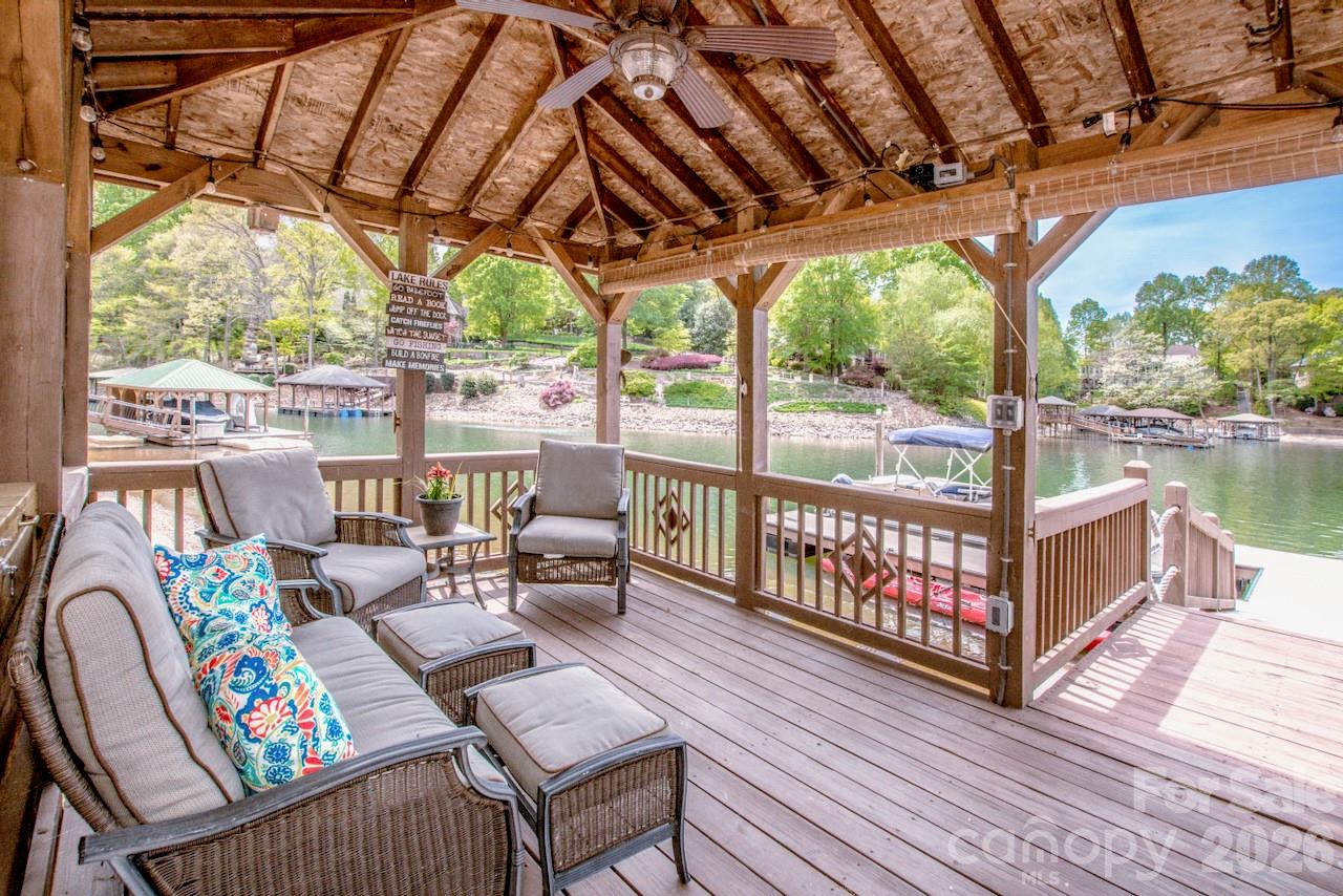 Pinnacle Shores - Residential