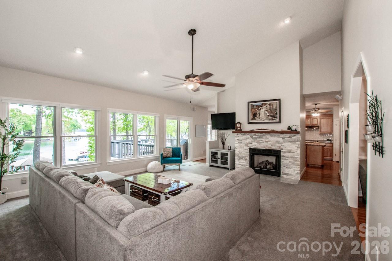 Pinnacle Shores - Residential