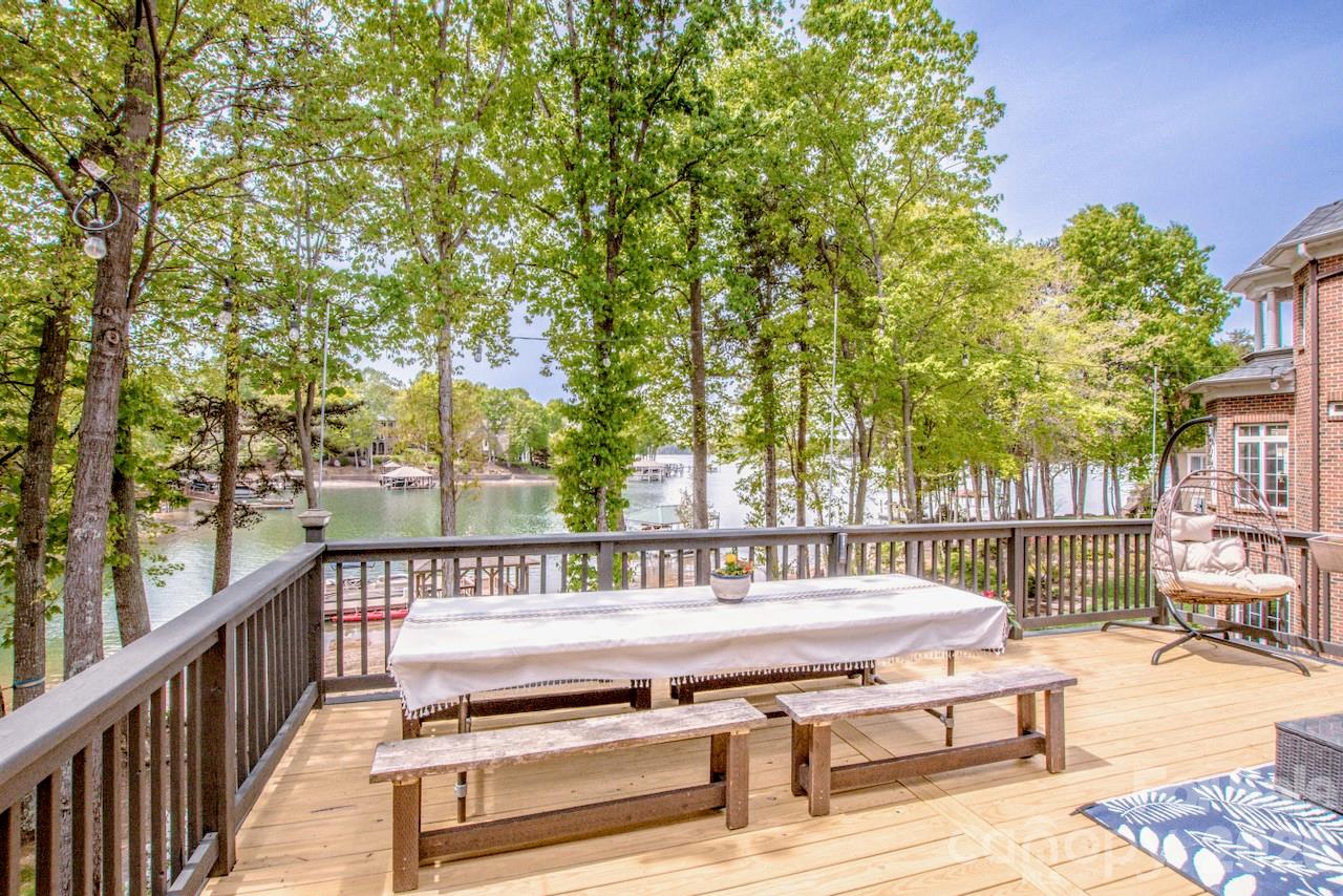 Pinnacle Shores - Residential