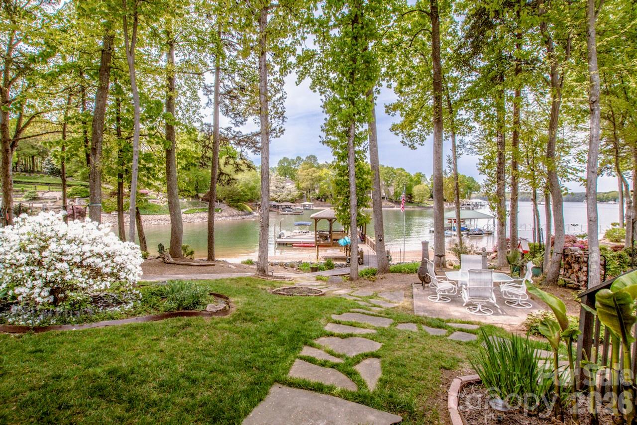 Pinnacle Shores - Residential