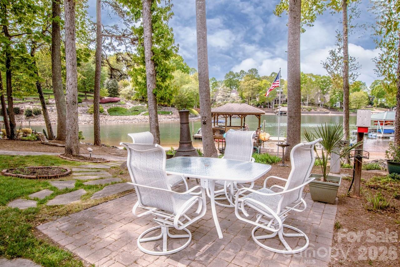 Pinnacle Shores - Residential