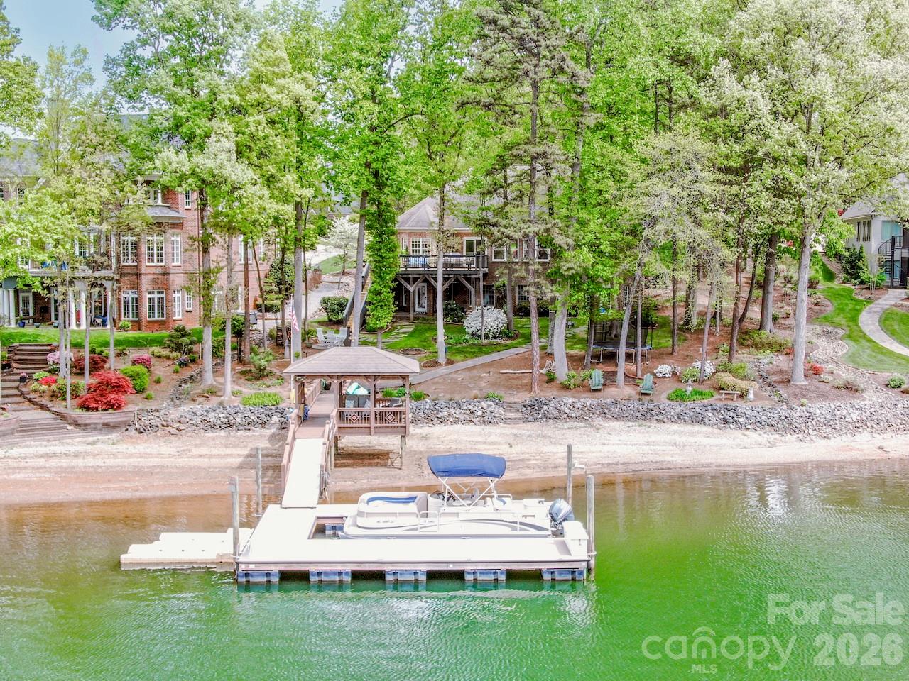 Pinnacle Shores - Residential