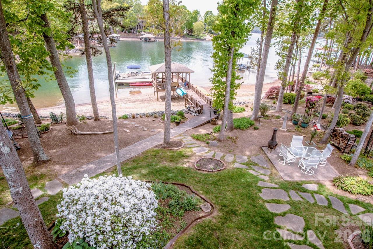 Pinnacle Shores - Residential