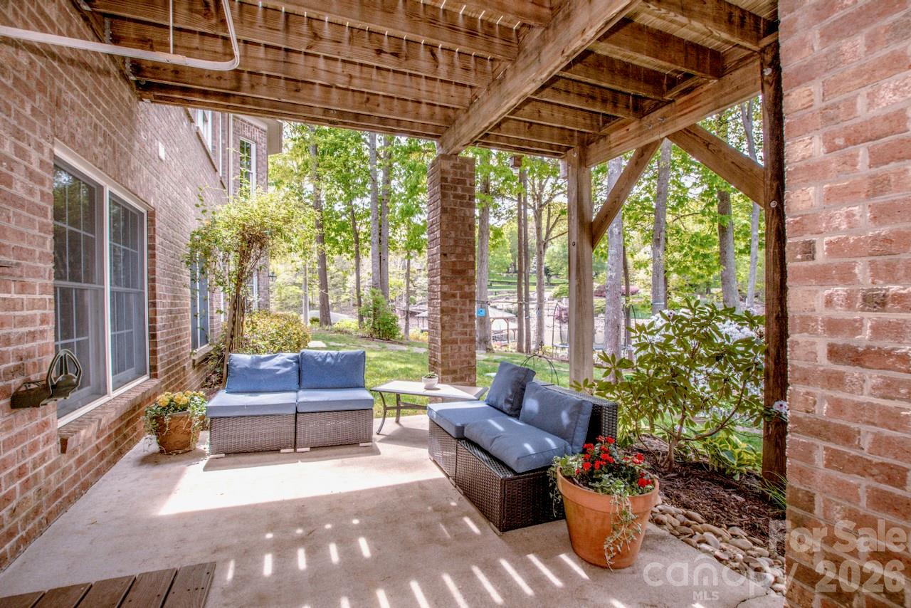 Pinnacle Shores - Residential