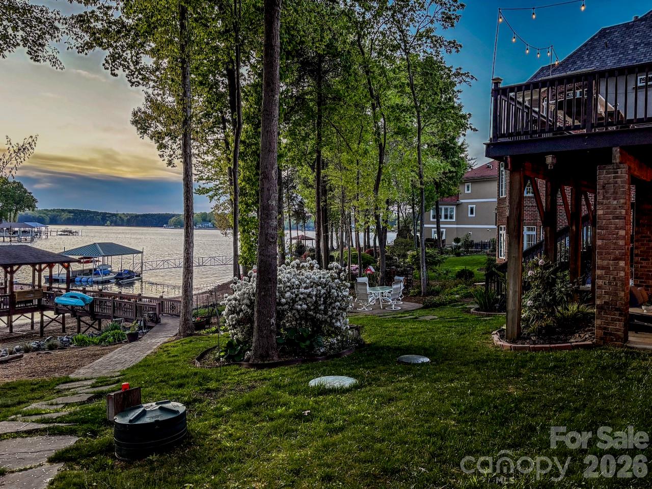 Pinnacle Shores - Residential