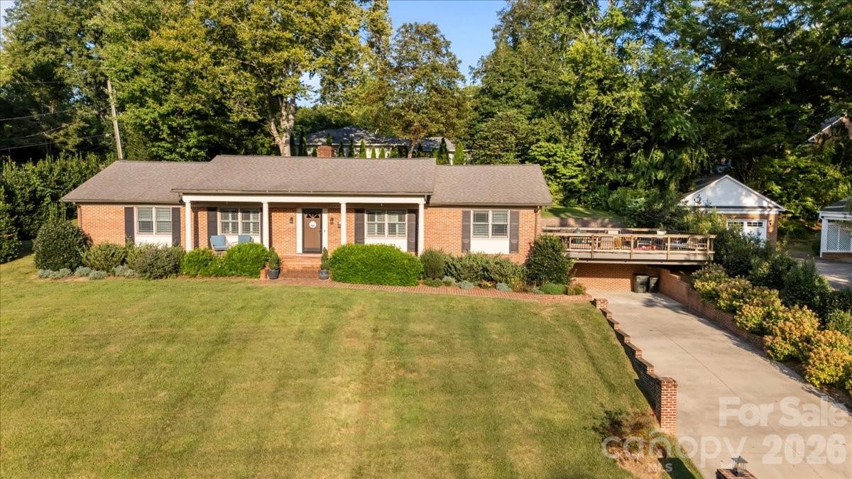 102 Hillside Lane