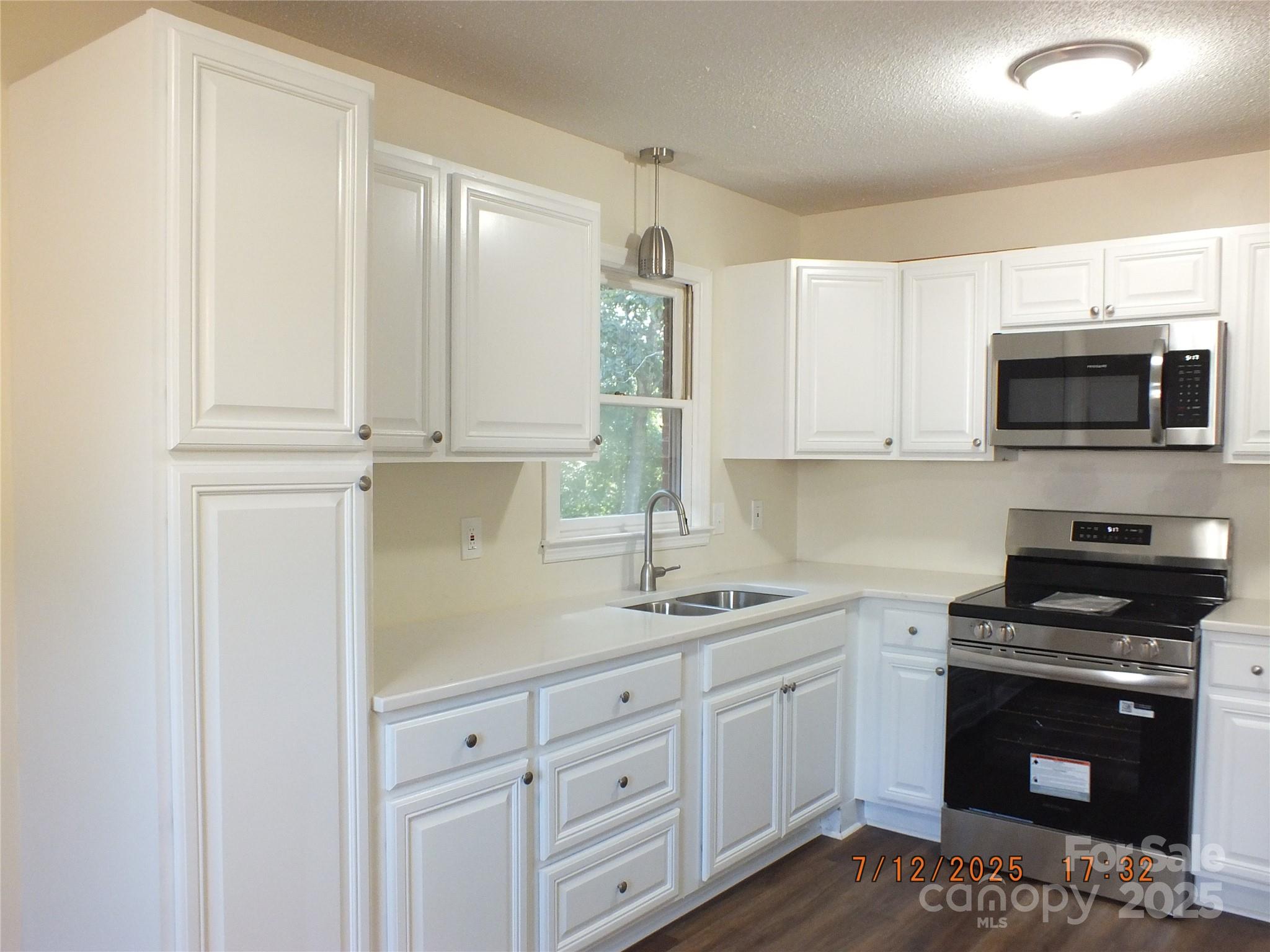 2210 Mountain Laurel Road