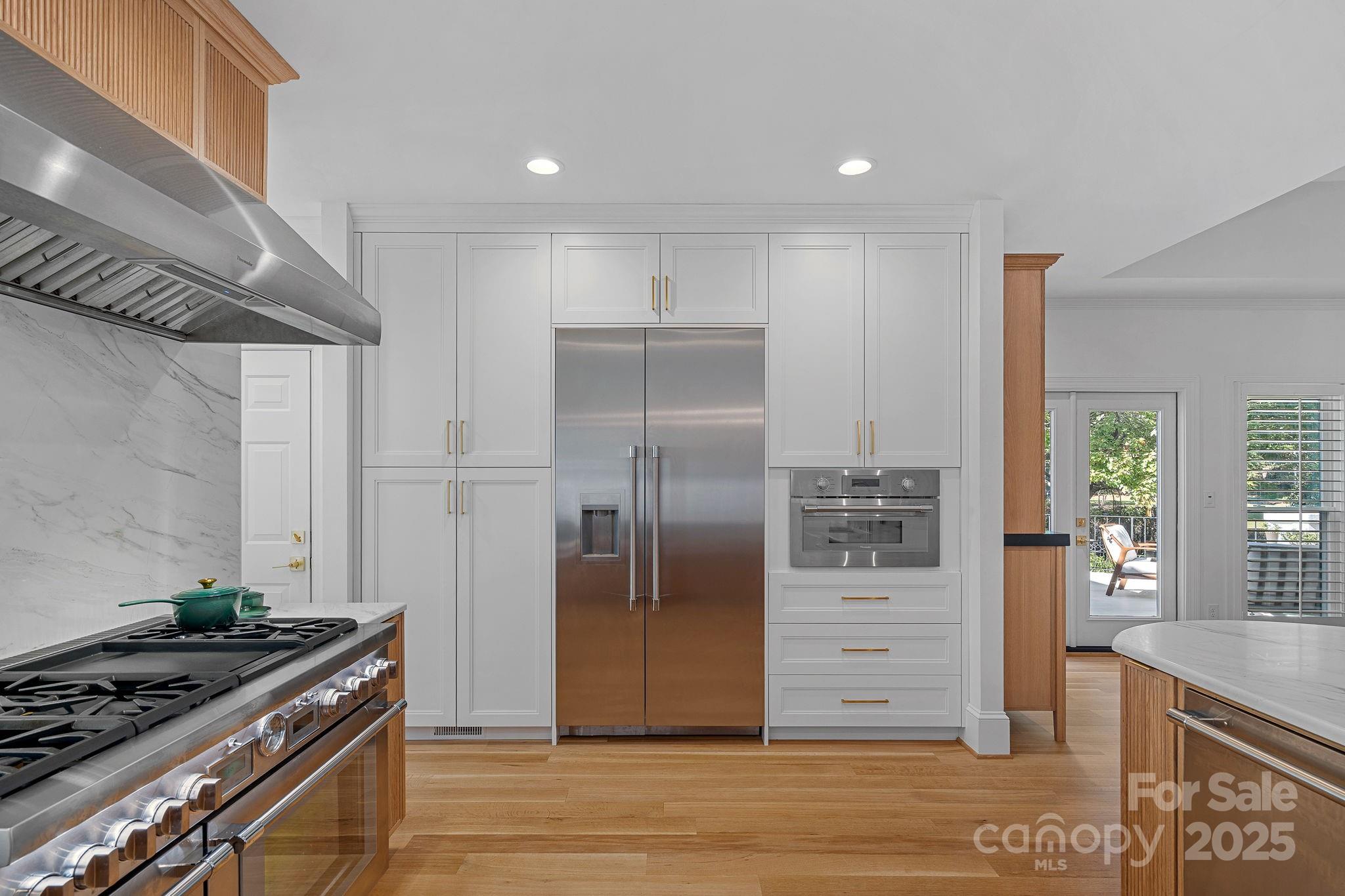 The Peninsula - Residential