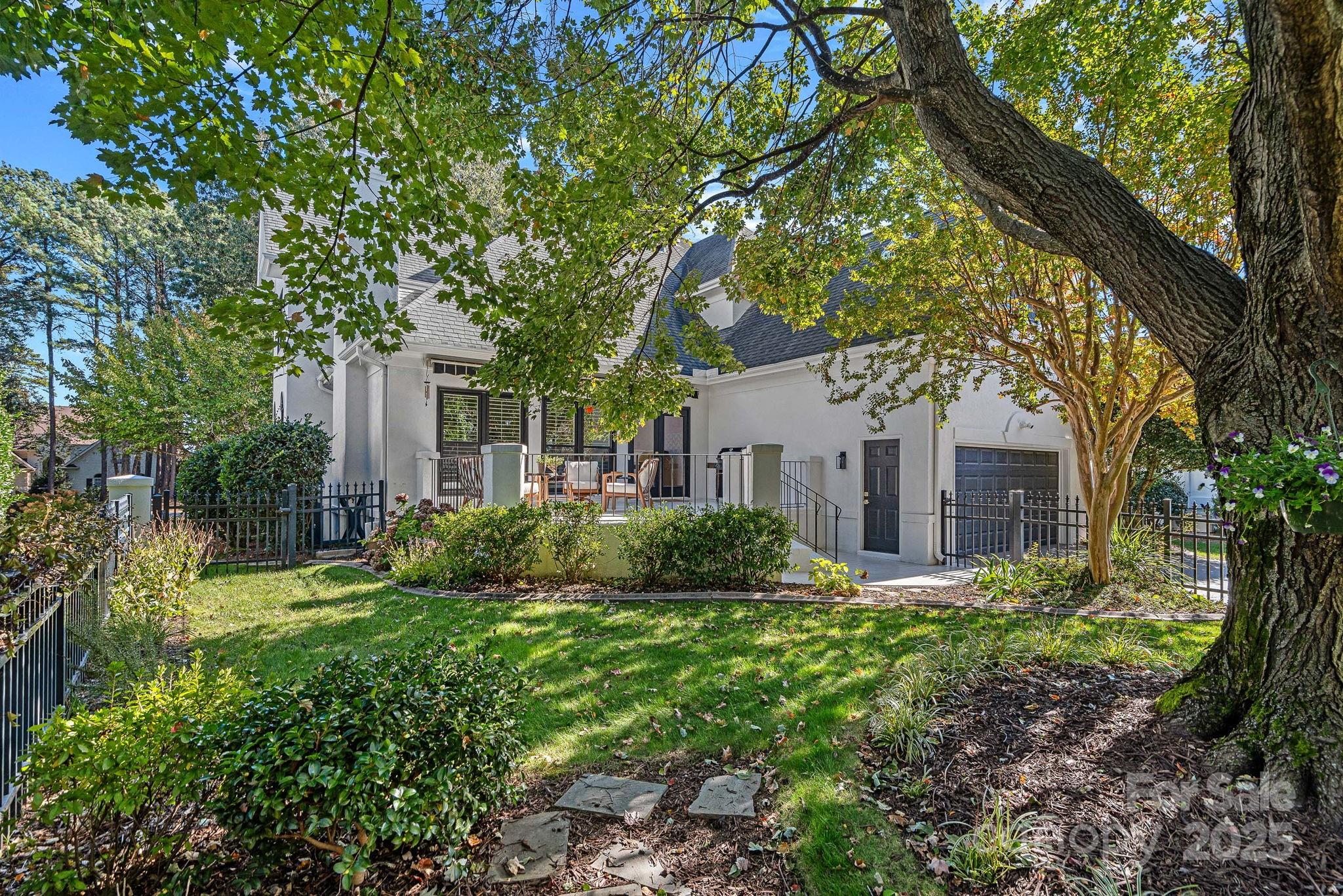 The Peninsula - Residential