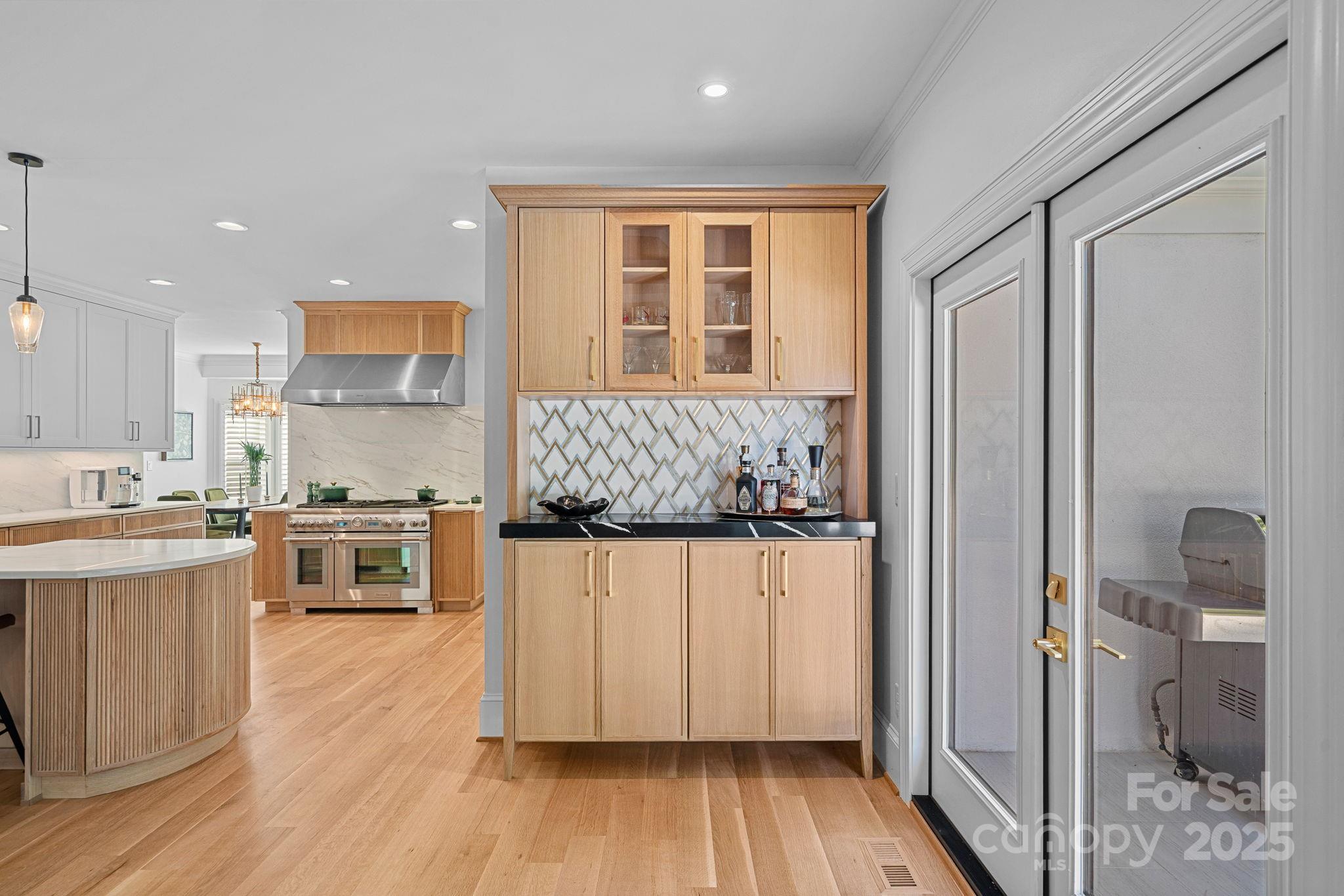 The Peninsula - Residential