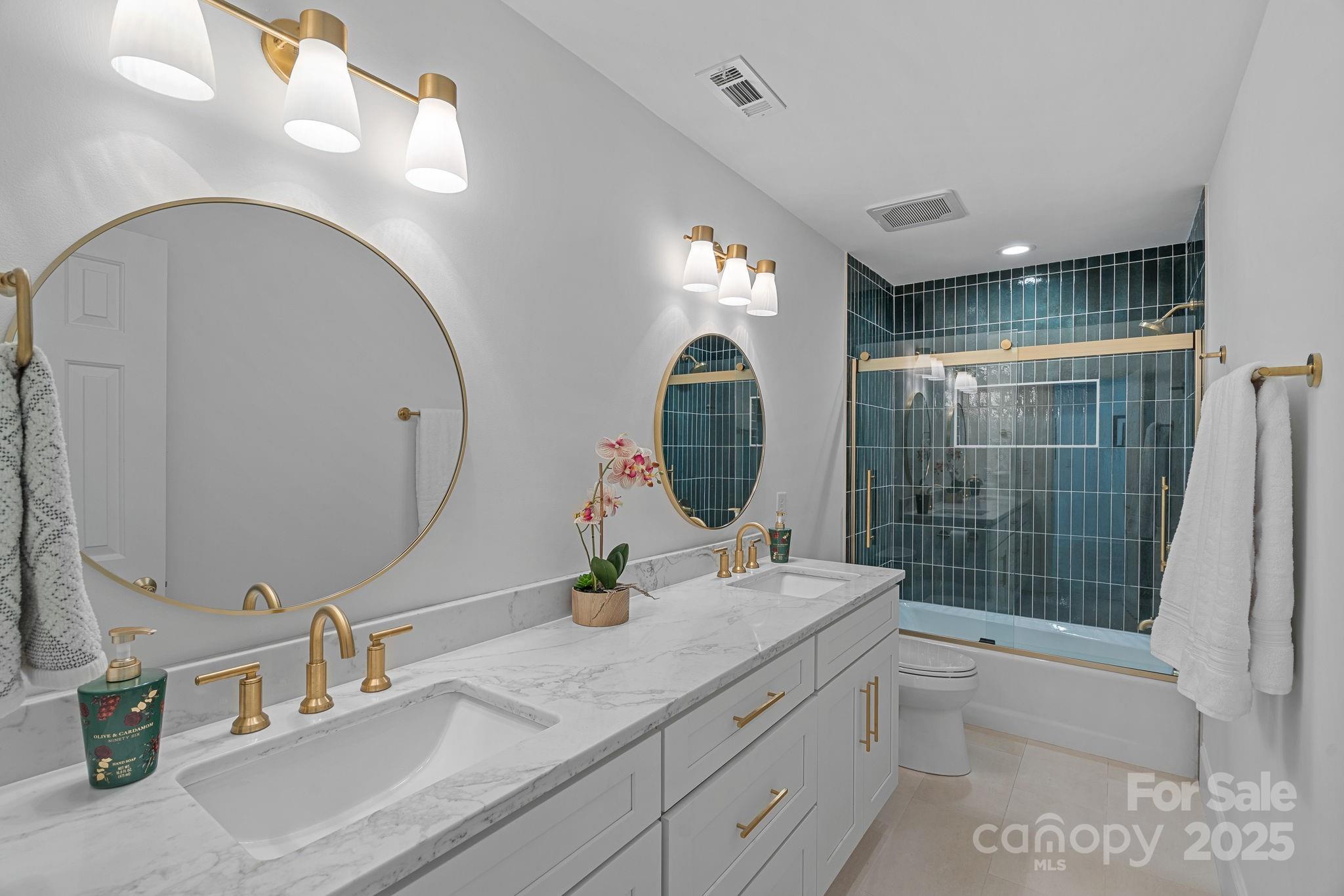 The Peninsula - Residential