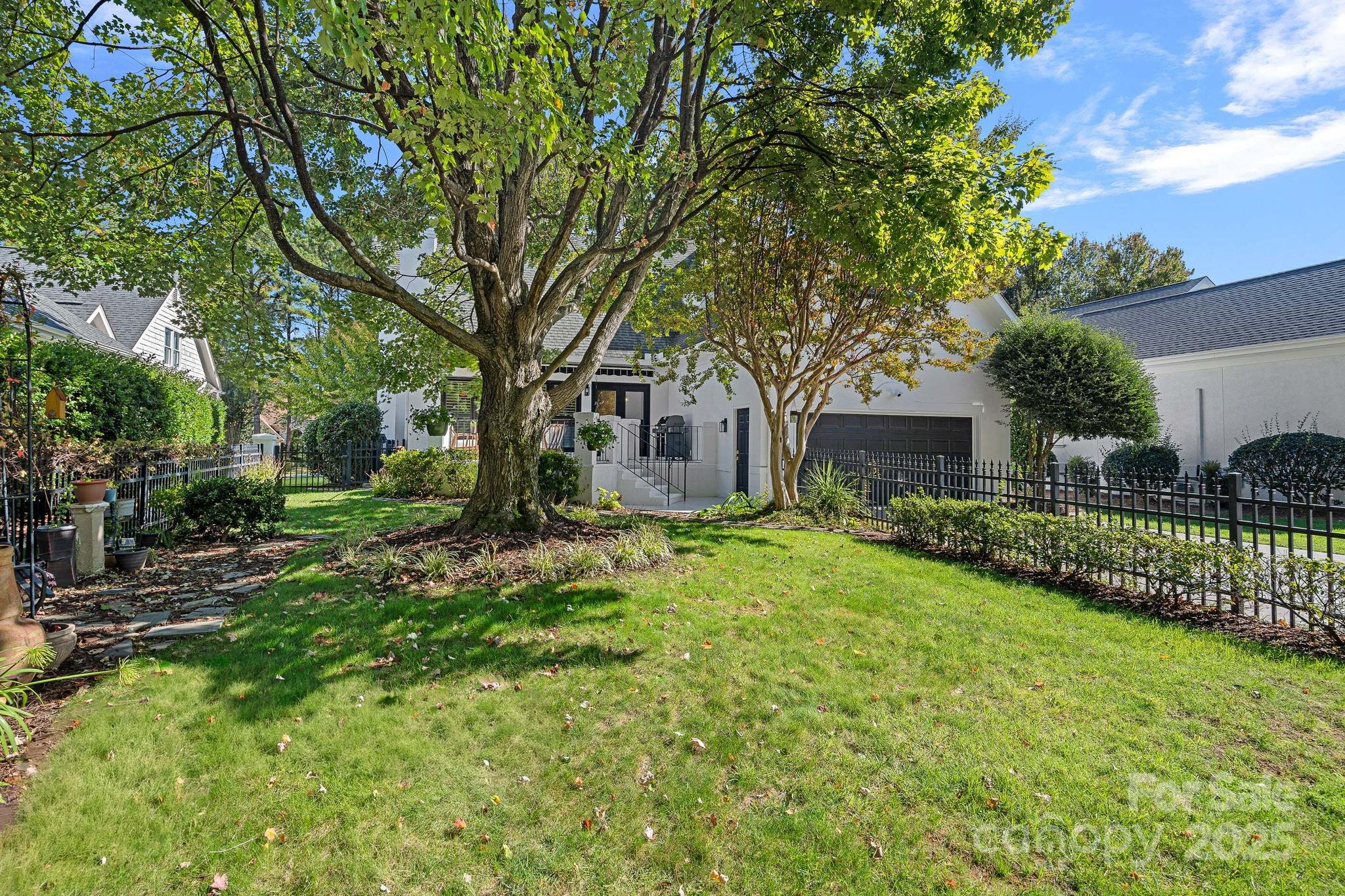 The Peninsula - Residential