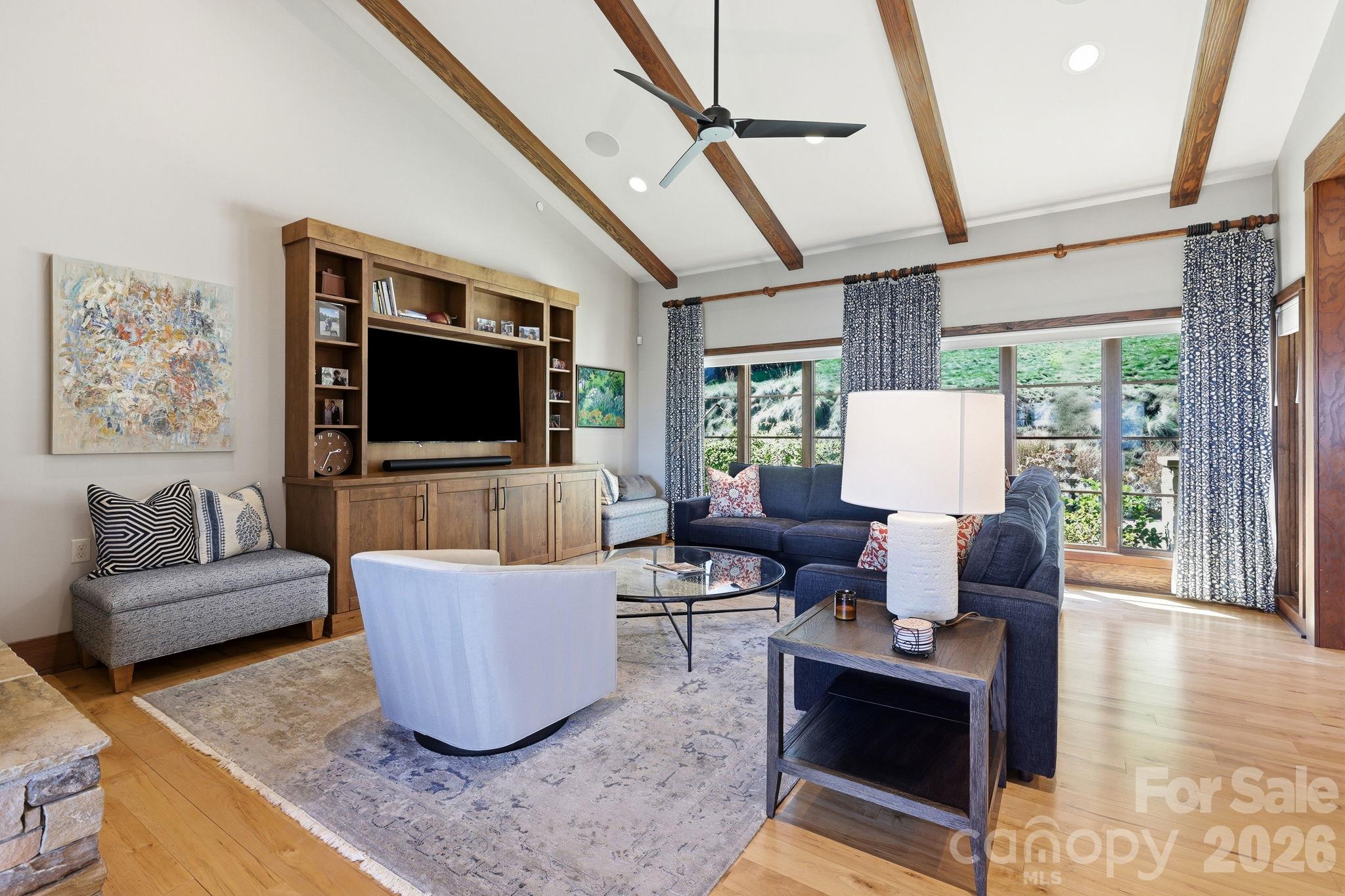 10 Rock Cliff Way