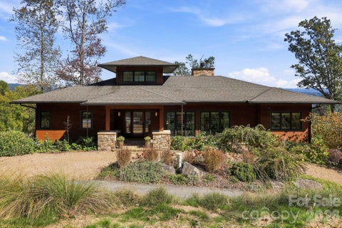 Photo of 10 Rock Cliff Way, Hendersonville, NC 28791 (MLS # 4434652)