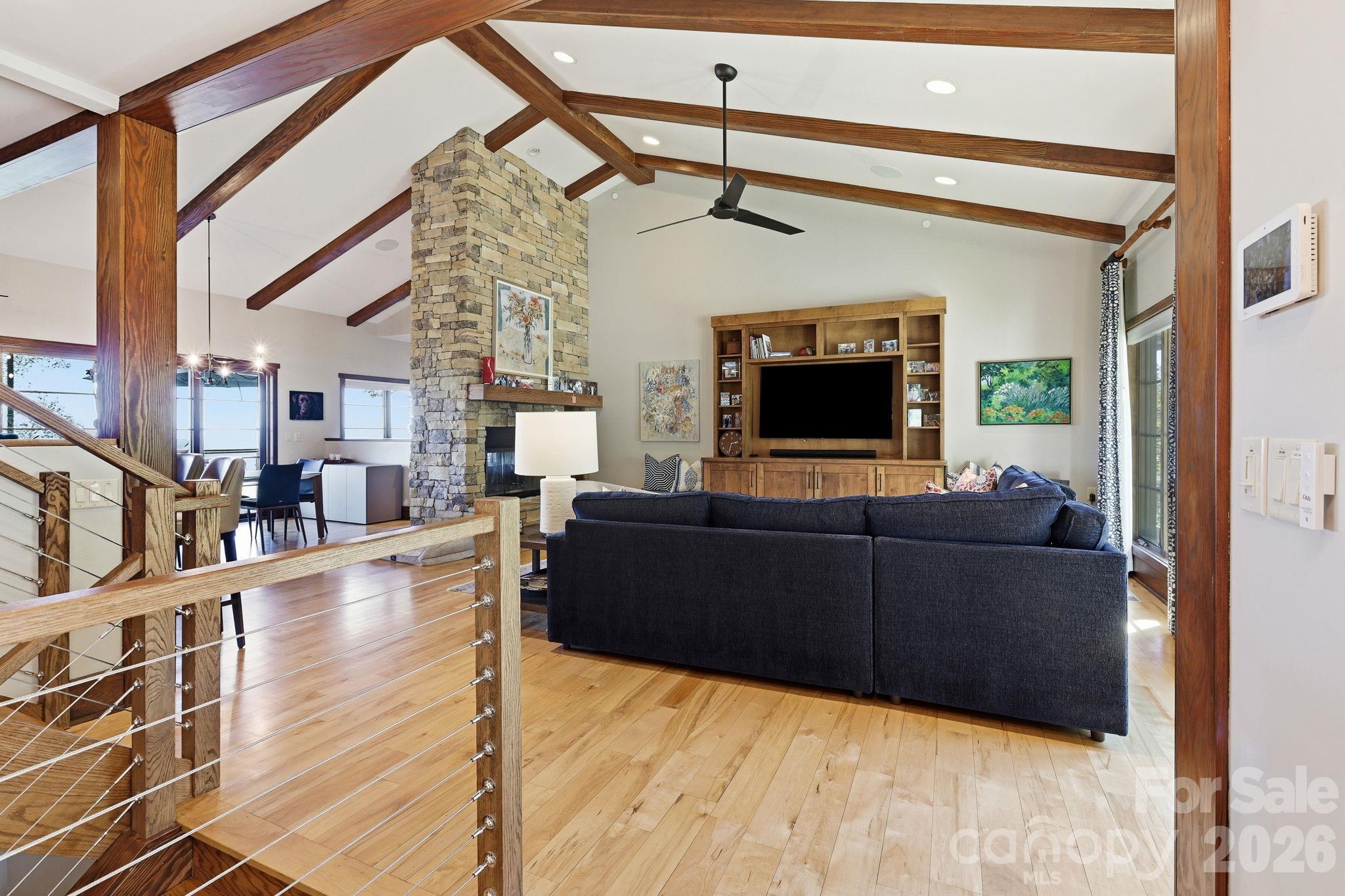 10 Rock Cliff Way