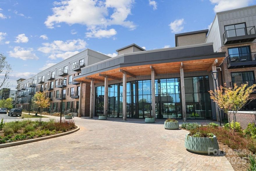 Studio Apartment! 10 weeks free for Move In within 30 days of tour for leases 14 months or longer, subject to change. Prices, availability, and promotions are subject to change. Apartments in NoDa Charlotte, NC Introducing the epitome of luxury living in the heart of Charlotte's most sought-after neighborhood, the NoDa district. Each apartment is a masterpiece of contemporary design, featuring open floor plans and lavish finishes that elevate the standard of living. The gourmet kitchens are perfect for entertaining, while the spa-inspired bathrooms offer a serene escape from the hustle and bustle of the city. Experience elevated urban living, surrounded by an array of trendy bars, restaurants, and live music venues, all just steps away from your doorstep.