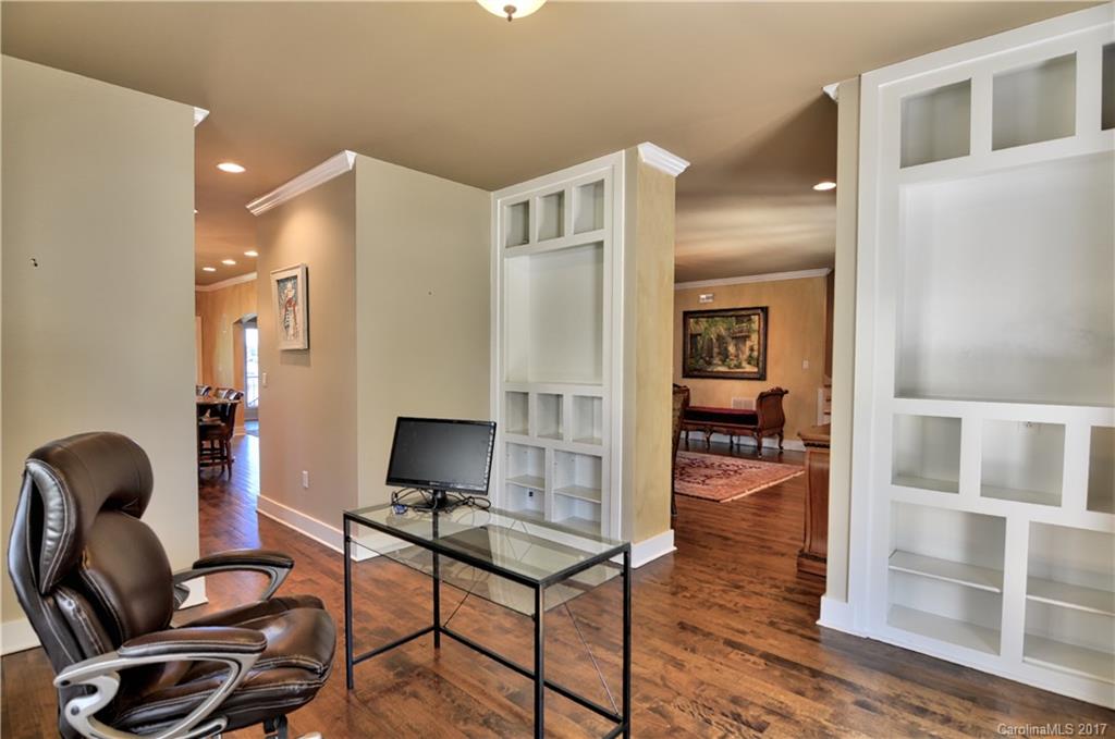 The Peninsula - Residential