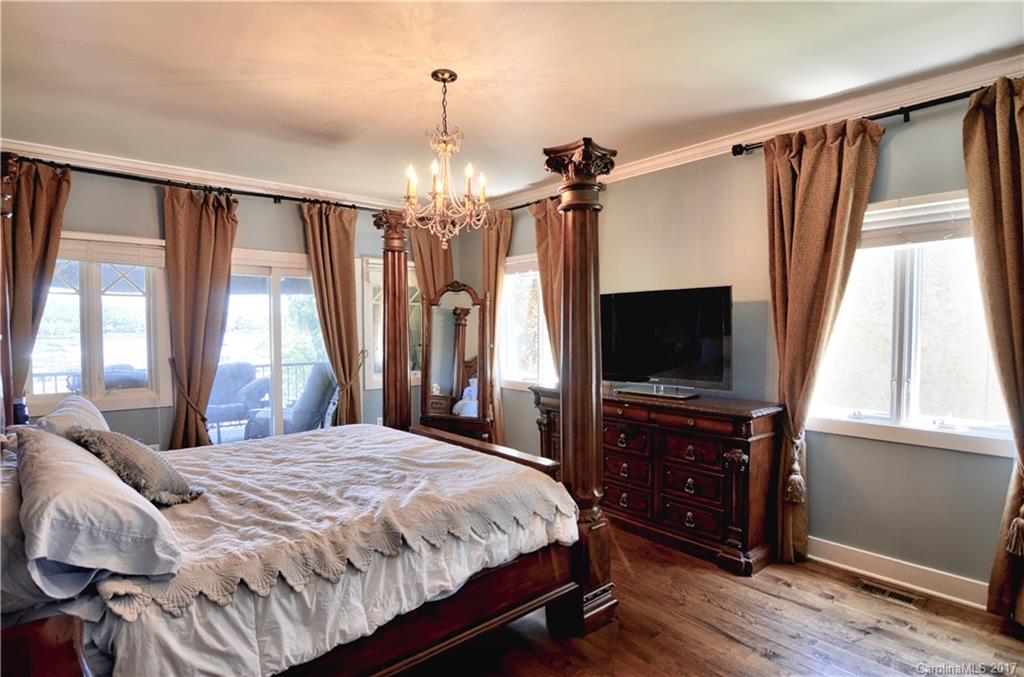 The Peninsula - Residential