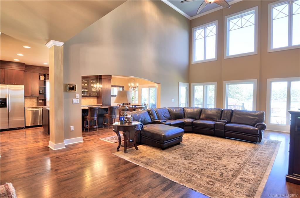 The Peninsula - Residential