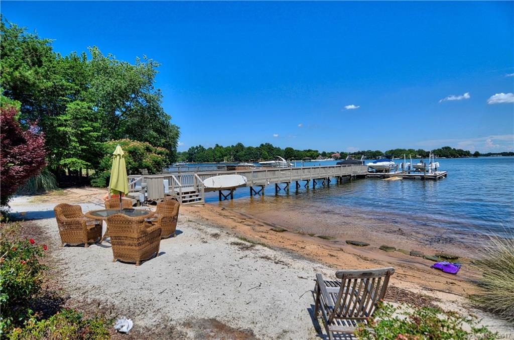 The Peninsula - Residential