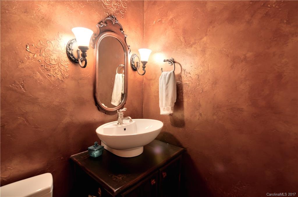 The Peninsula - Residential