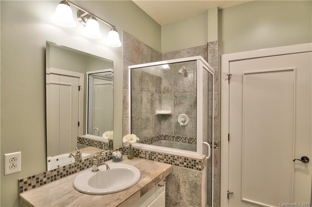 The Peninsula - Residential