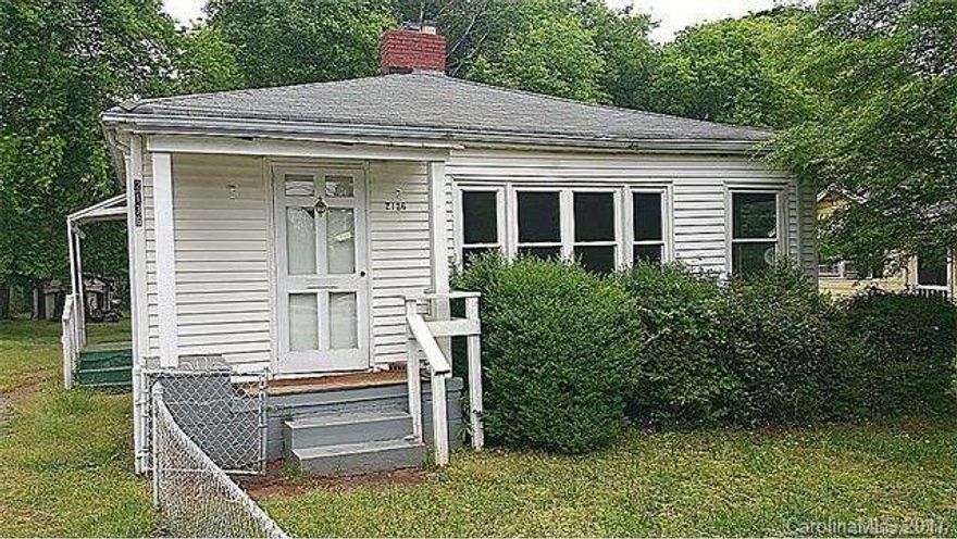 Investor special! Tons of potential! Needs TLC. Close to I-85 and convenient to shopping an dining! Property has some code violations, most of which have been cleared. Contact agent for details.