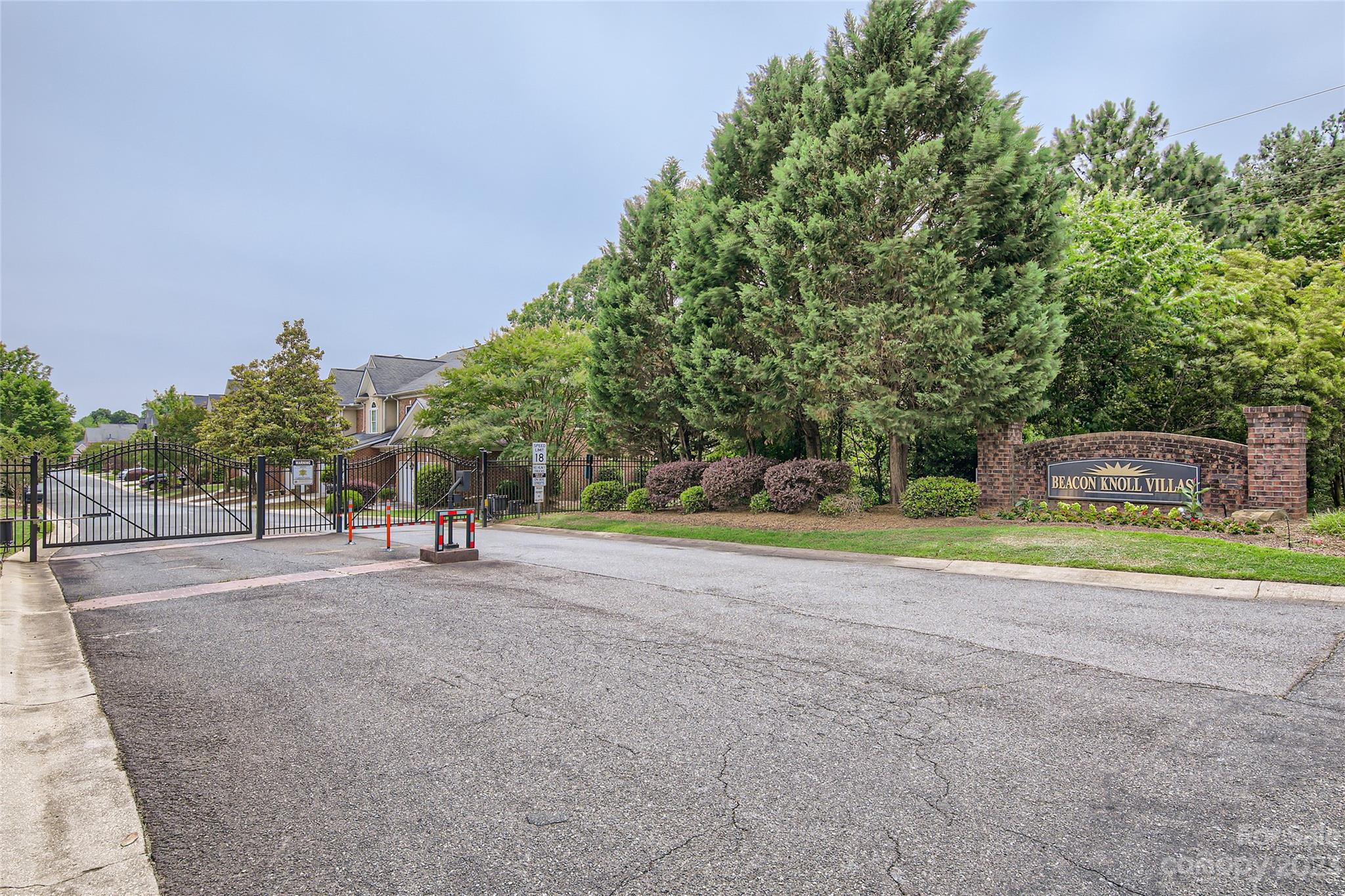 Beacon Knoll Villas - Residential