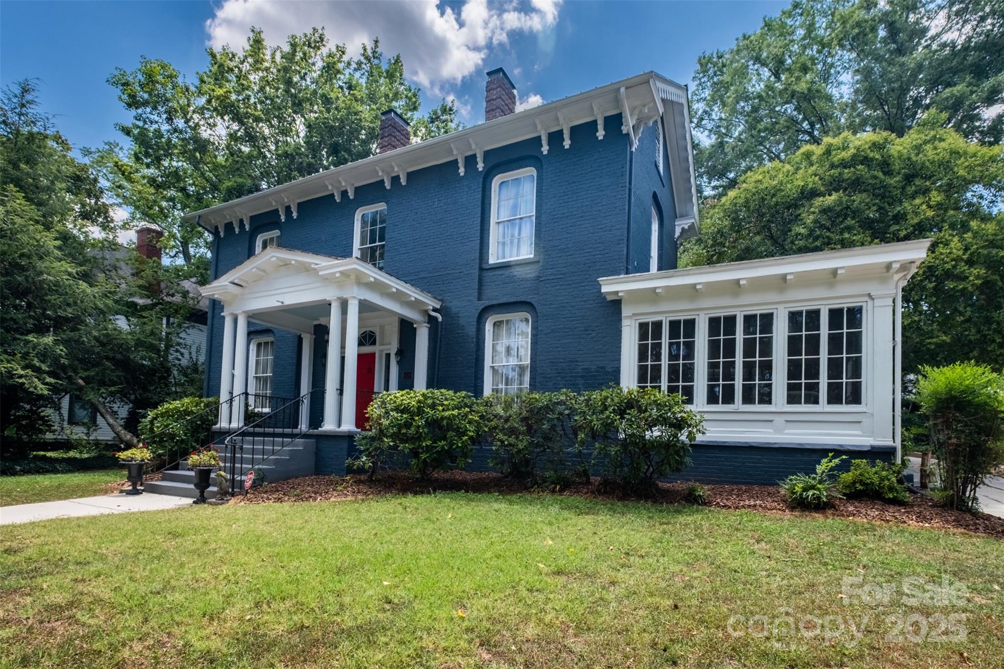 154 Union Street S