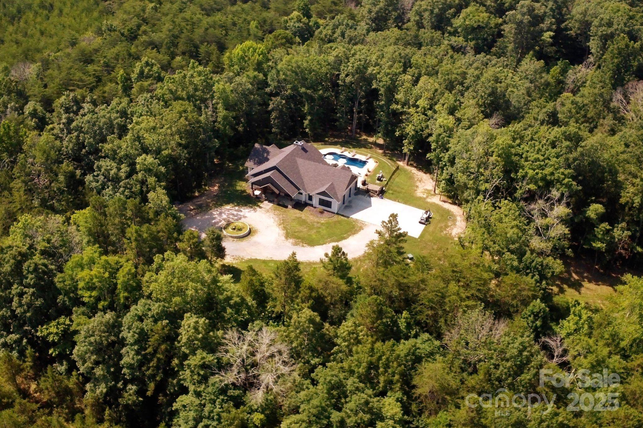 4033 Hilton Lake Road