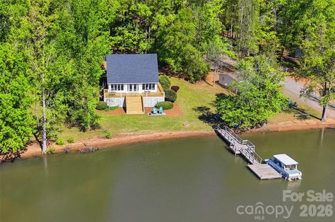 Photo of 449 Island View Drive, Lexington, NC 27292 (MLS # 4368104)