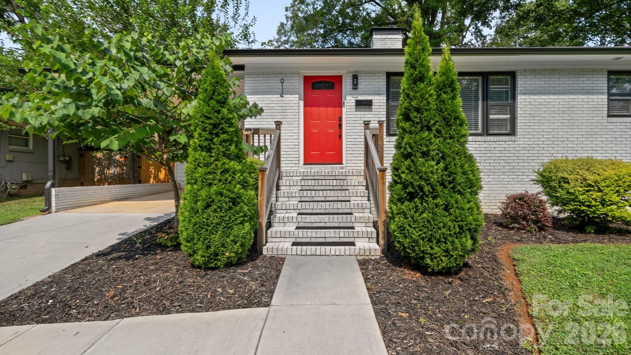 914 Crestmere Street