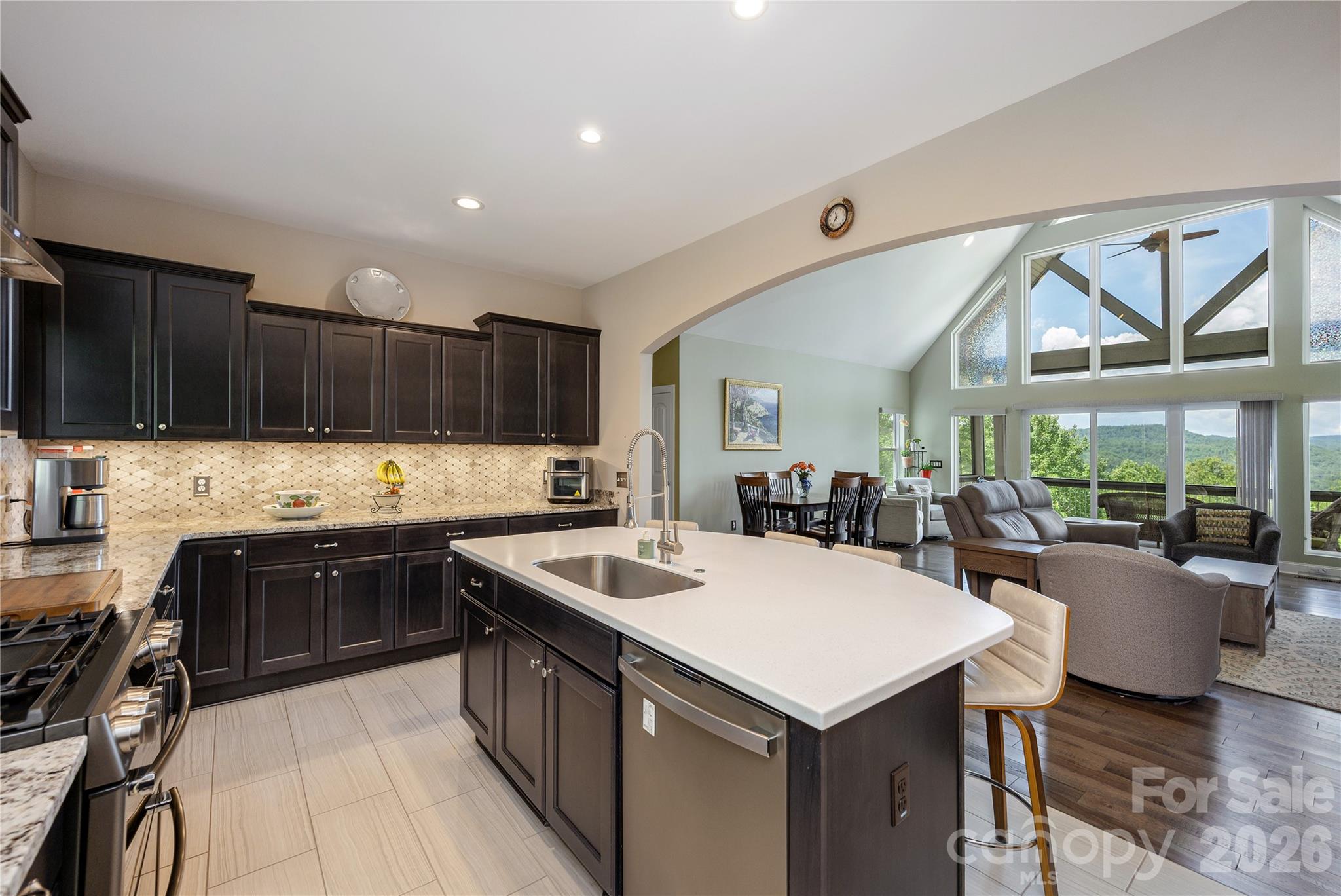 Hendersonville, North Carolina, 28739, United States, 3 Bedrooms Bedrooms, ,2 BathroomsBathrooms,Residential,Active,2042674
