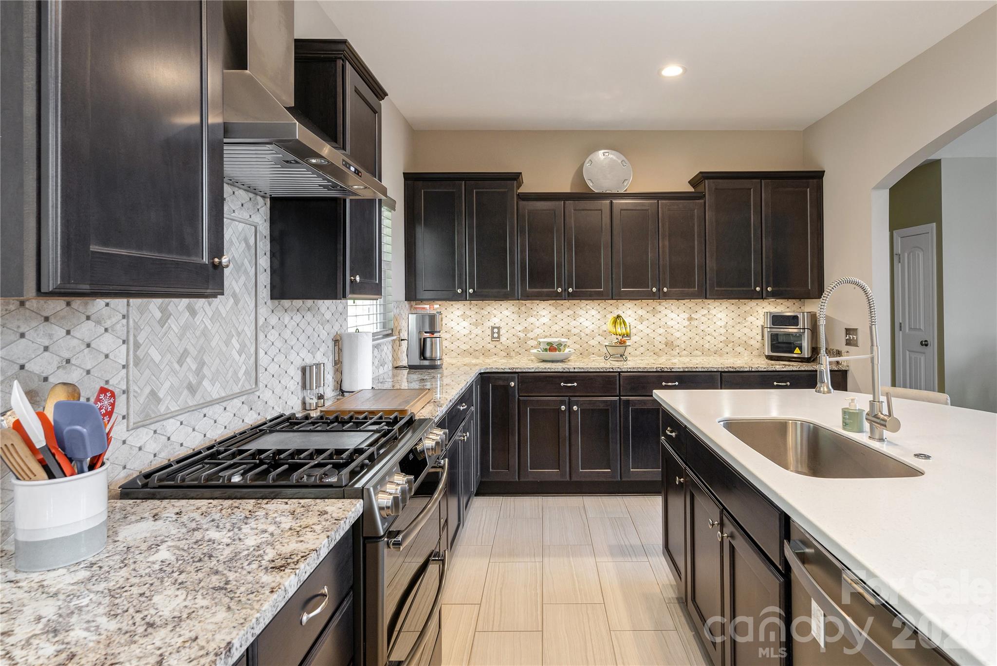 Hendersonville, North Carolina, 28739, United States, 3 Bedrooms Bedrooms, ,2 BathroomsBathrooms,Residential,Active,2042674