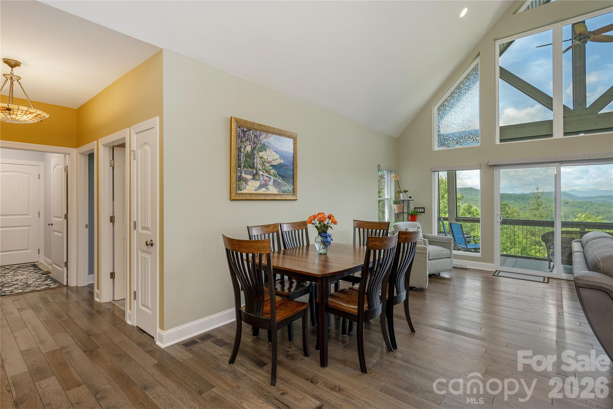 Hendersonville, North Carolina, 28739, United States, 3 Bedrooms Bedrooms, ,2 BathroomsBathrooms,Residential,Active,2042674