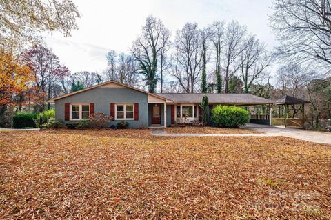 Photo of 1060 26th Avenue NE, Hickory, NC 28601 (MLS # 4329190)